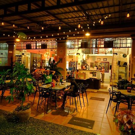 Route 76 Guest House 센 모노롬 외부 사진