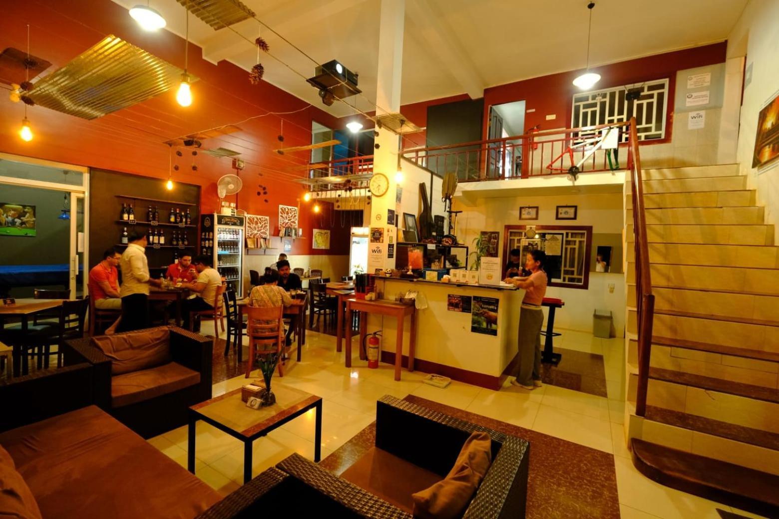 Route 76 Guest House 센 모노롬 외부 사진